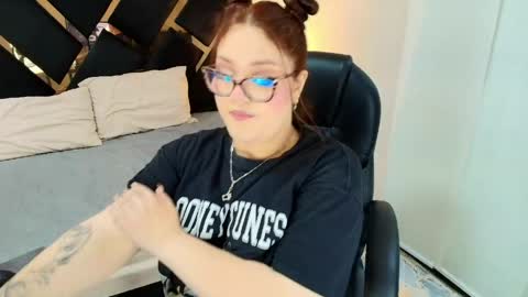 Snapshot of camiila_osorio chatting on May 17, 2026, 12:08 am Camila Osorio online show from May 17, 2026, 12:08 am