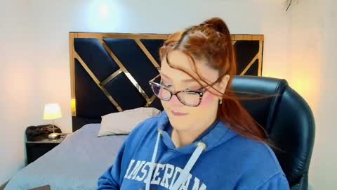 Snapshot of camiila_osorio chatting on June 8, 2026, 6:30 pm Camila Osorio online show from June 8, 2026, 6:30 pm