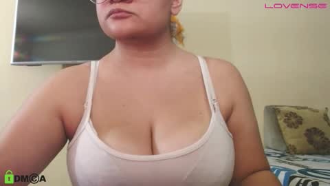 Camila  online show from January 16, 2026, 2:43 pm