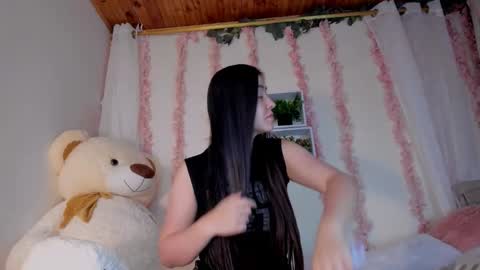 Snapshot of camiilalopee chatting on September 28, 2025, 2:11 pm Camii Lopez online show from September 28, 2025, 2:11 pm