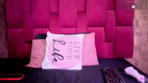 camila__bouzas online show from February 20, 2026, 12:05 pm