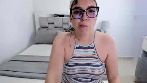 Snapshot of camila_buitrago chatting on July 19, 2026, 12:47 am Camila buitrago online show from July 19, 2026, 12:47 am