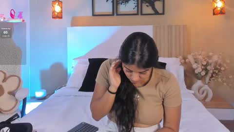 camila_bustamante_ online show from October 9, 2025, 6:39 pm