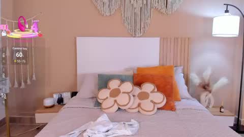 camila_bustamante_ online show from May 5, 2026, 3:09 pm