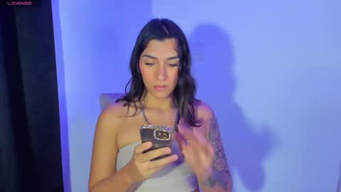 Snapshot of camila_coxx chatting on February 15, 2025, 5:30 am s online show from February 15, 2025, 5:30 am