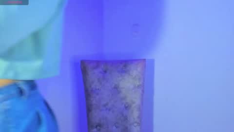 Snapshot of camila_coxx chatting on February 16, 2025, 5:15 am s online show from February 16, 2025, 5:15 am