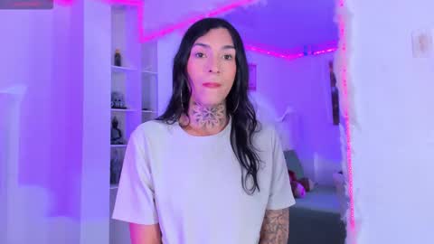 Snapshot of camila_coxx chatting on October 10, 2025, 12:20 am s online show from October 10, 2025, 12:20 am