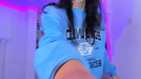 Snapshot of camila_coxx chatting on October 25, 2025, 5:26 am s online show from October 25, 2025, 5:26 am