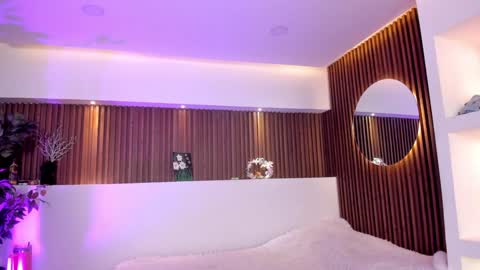 Camila online show from December 17, 2024, 11:59 pm