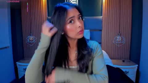 Camila online show from September 12, 2025, 3:39 am