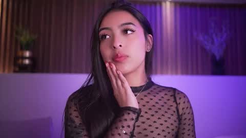 Camila online show from November 18, 2025, 4:17 am