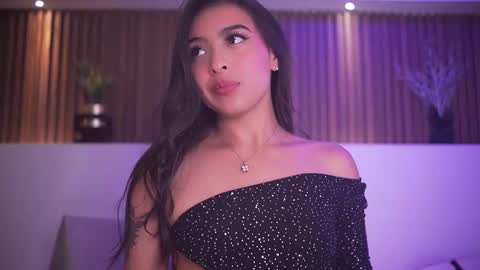 Camila online show from November 26, 2025, 7:59 pm