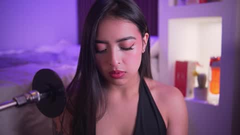 Camila online show from January 7, 2026, 6:43 pm