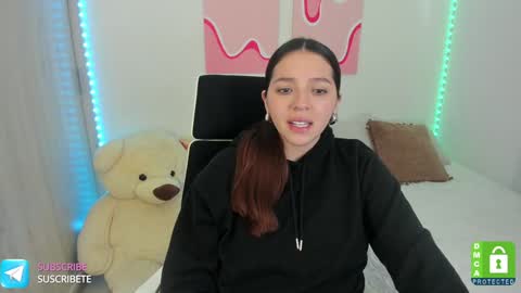  C A M I  online show from January 10, 2025, 9:42 pm