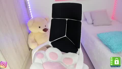  C A M I  online show from February 26, 2025, 12:16 am