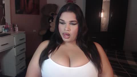 Snapshot of camila_fuenmayor chatting on March 27, 2026, 8:59 am online show from March 27, 2026, 8:59 am