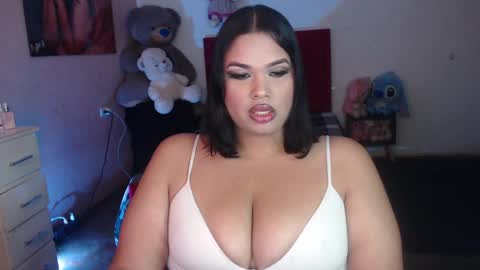Snapshot of camila_fuenmayor chatting on April 23, 2026, 7:20 am online show from April 23, 2026, 7:20 am
