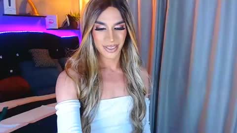 Snapshot of camila_hoottie chatting on January 4, 2025, 7:55 am Camila online show from January 4, 2025, 7:55 am