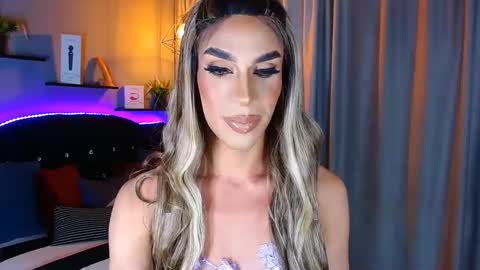 Snapshot of camila_hoottie chatting on January 19, 2025, 3:29 am Camila online show from January 19, 2025, 3:29 am