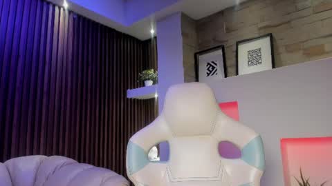 camila_martinez9 online show from July 30, 2026, 3:11 pm