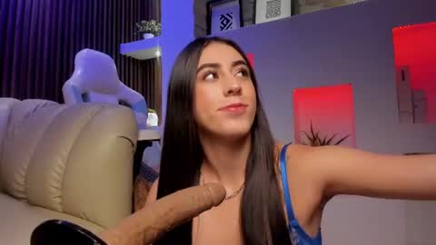 camila_martinez9 online show from August 2, 2026, 3:21 pm