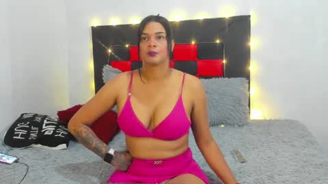 Camila online show from April 22, 2026, 2:58 am