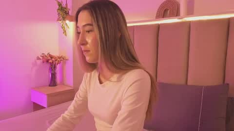 Camila online show from April 27, 2026, 7:56 pm