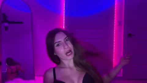 Camila online show from November 3, 2025, 6:36 am