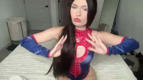 Camila online show from April 7, 2026, 4:40 pm