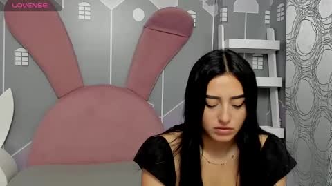 Snapshot of camilahunter__ chatting on February 19, 2025, 3:28 am Camila online show from February 19, 2025, 3:28 am