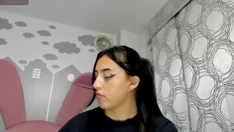 Snapshot of camilahunter__ chatting on March 4, 2025, 3:22 am Camila online show from March 4, 2025, 3:22 am