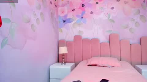 Snapshot of camilahunter__ chatting on November 27, 2025, 2:57 am Camila online show from November 27, 2025, 2:57 am