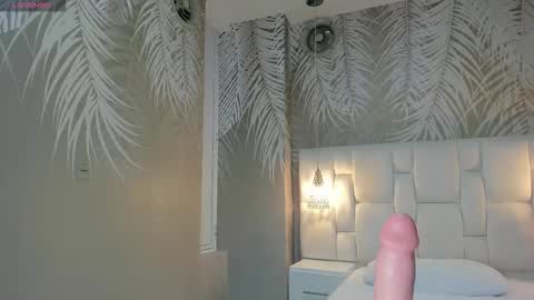 Snapshot of camilahunter__ chatting on December 16, 2025, 2:27 am Camila online show from December 16, 2025, 2:27 am