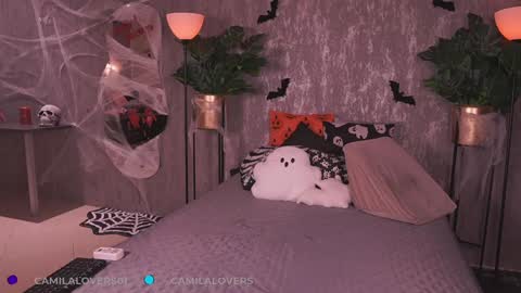 Snapshot of camilalovers01 chatting on October 19, 2025, 2:23 am online show from October 19, 2025, 2:23 am