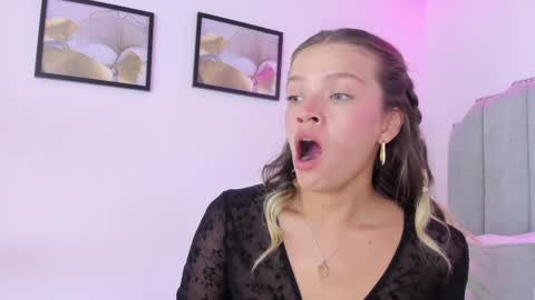 Camila Monroee  online show from March 12, 2025, 5:17 pm