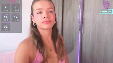 Snapshot of camilamonroee chatting on August 3, 2026, 2:22 pm Camila Monroee online show from August 3, 2026, 2:22 pm