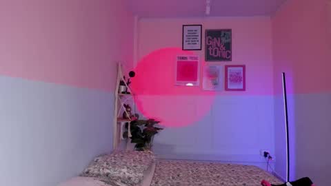 Camila  online show from October 9, 2025, 11:41 am