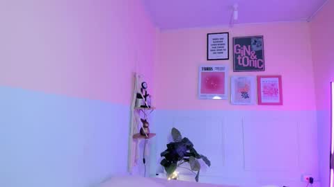 Camila  online show from October 14, 2025, 11:55 am