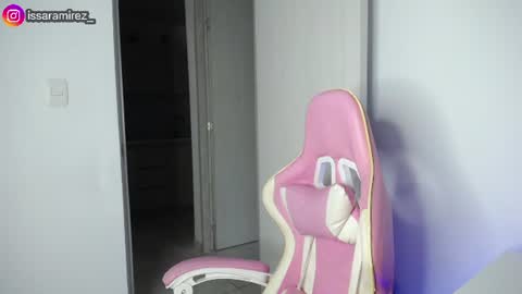 X IGcamiryan01 online show from June 24, 2026, 11:04 pm