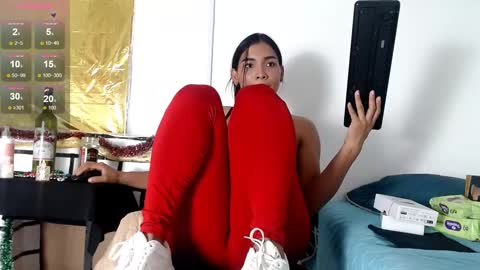 Snapshot of camilavagina24 chatting on December 10, 2024, 5:22 pm Camila online show from December 10, 2024, 5:22 pm