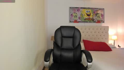 Snapshot of camileangel chatting on March 4, 2025, 4:49 am online show from March 4, 2025, 4:49 am