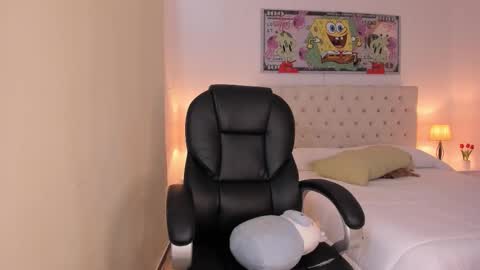 Snapshot of camileangel chatting on November 7, 2025, 7:25 pm online show from November 7, 2025, 7:25 pm