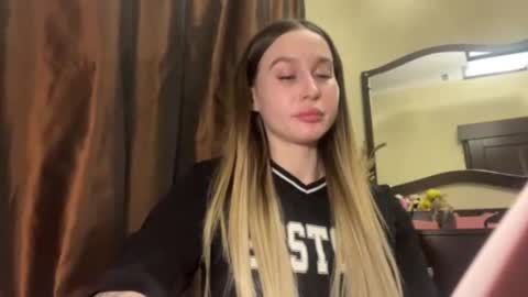 Miki online show from March 17, 2026, 4:43 pm