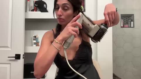 Snapshot of camiliakxoxo chatting on March 9, 2025, 2:39 am camiliakxoxo online show from March 9, 2025, 2:39 am