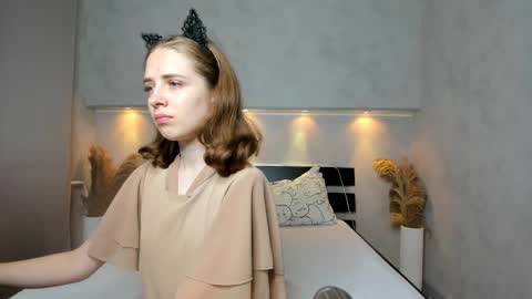 Camilla online show from September 12, 2025, 12:11 am