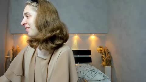 Camilla online show from September 22, 2025, 12:12 am