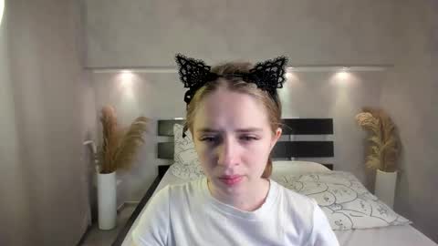 Camilla online show from October 11, 2025, 1:05 am