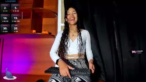 Snapshot of camilla_miller01 chatting on November 19, 2025, 8:53 pm camilla_miller01 online show from November 19, 2025, 8:53 pm