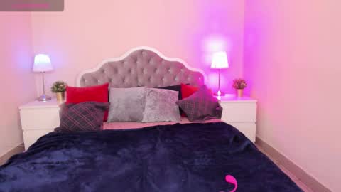 camilladreamer online show from October 15, 2025, 4:18 pm