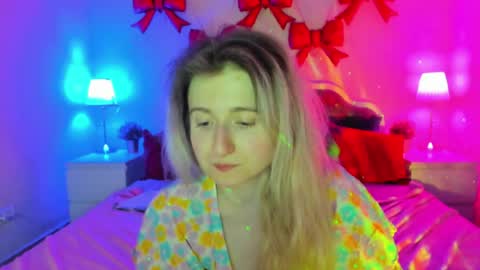 camilladreamer online show from April 15, 2026, 8:09 pm